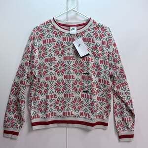 NWT Nike Holiday Sweater Print Fleece Crewneck Sweatshirt Size Small